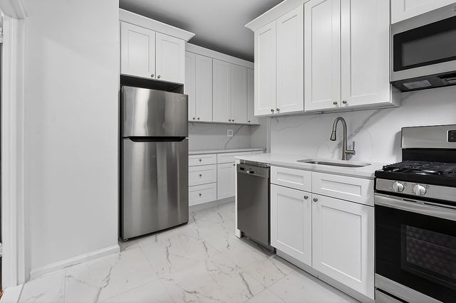 915 E  17th St #207, Brooklyn, NY 11230
