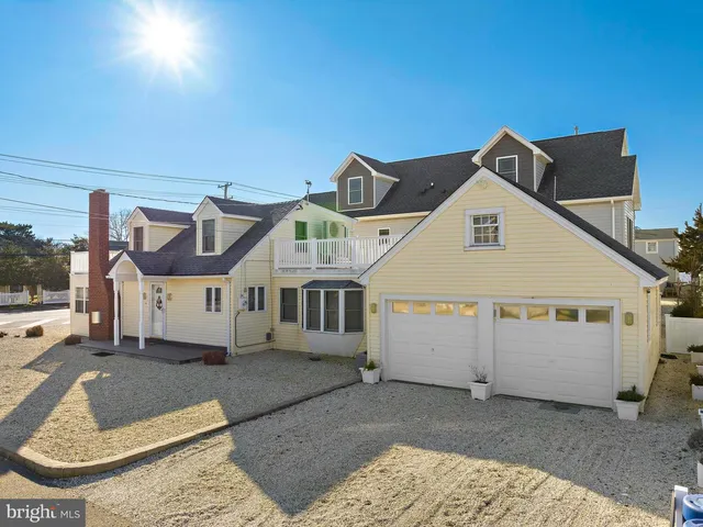 200 N  17th St, SURF CITY, NJ 08008