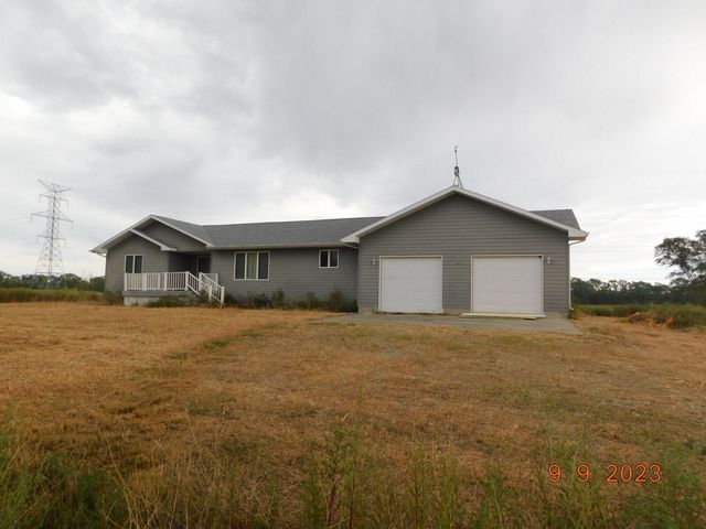 39578 299th St, Wagner, SD 57380