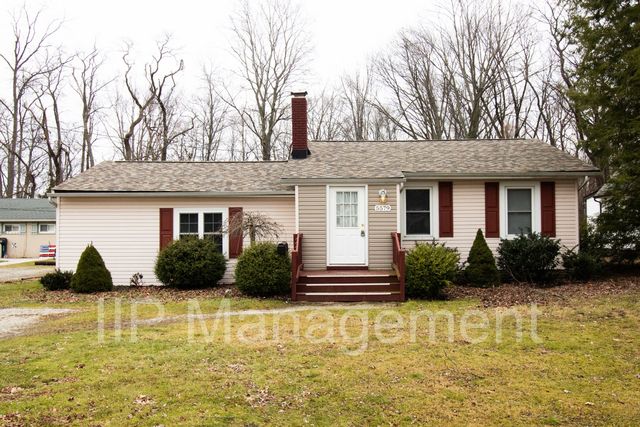 5579 Walnut St, Mentor On The Lake, OH 44060
