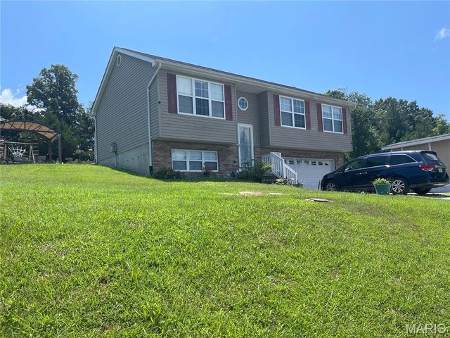 1528 Sandpiper St, Saint Clair, MO 63077