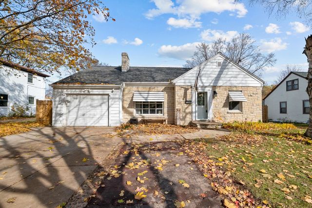 1276 Division St, Green Bay, WI 54303