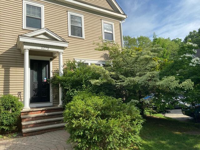 1275 Elm St, Concord, MA 01742