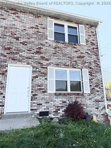 640 Cross Lanes Dr #6-7-8, Nitro, WV 25143
