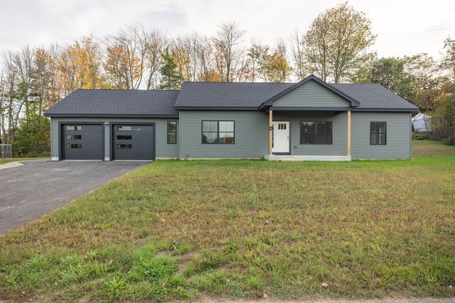 6 Denise Street, Lewiston, ME 04240
