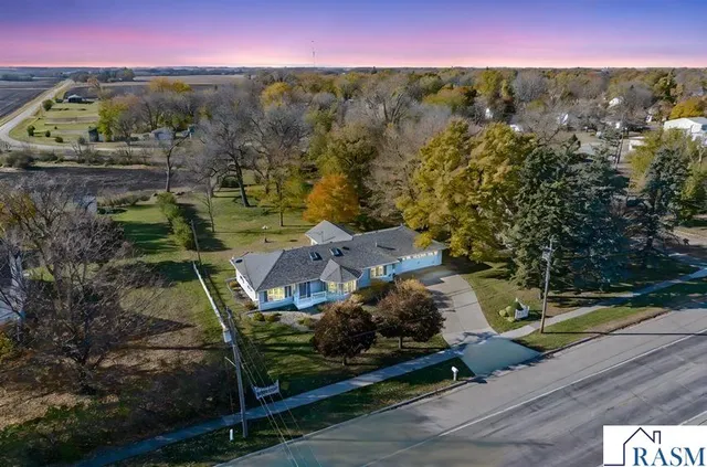 549 Main St S, Winnebago, MN 56098