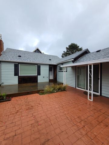 3137 SW Coast Ave, Lincoln City, OR 97367