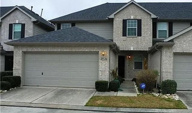 2926 Meadowglen Crst, Houston, TX 77082