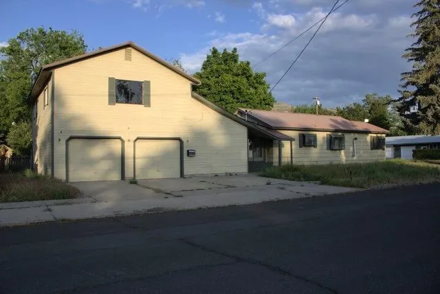 844 S  4th St, Lakeview, OR 97630