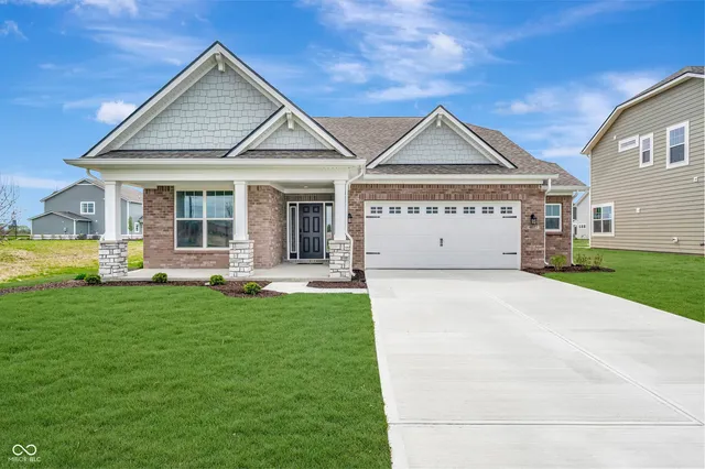 4077 Murray Dr, McCordsville, IN 46055