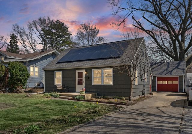 910 S  Lynn St, Urbana, IL 61801