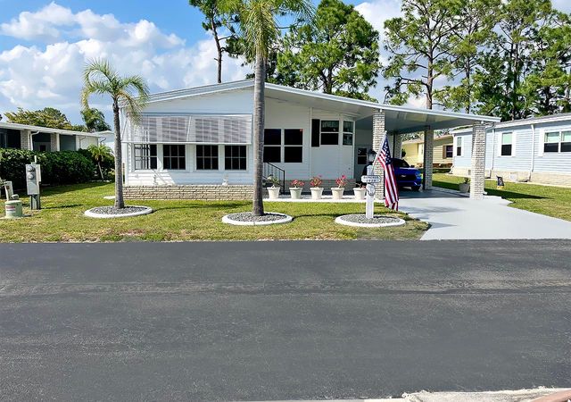 2829 Steamboat Loop #404, North Fort Myers, FL 33917