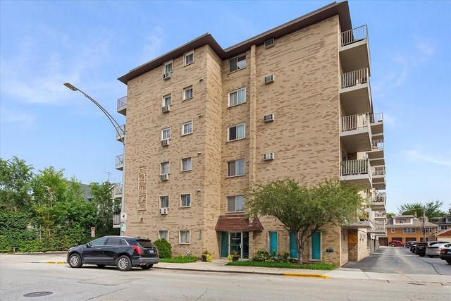 300 Circle Ave #5H, Forest Park, IL 60130