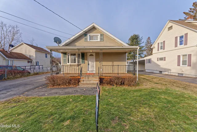 3760 Albany Street, Schenectady, NY 12304
