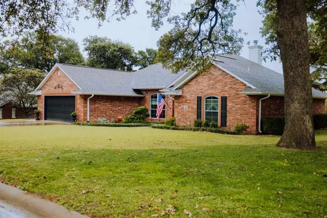 19 E  Cimarron Trl, Perkins, OK 74059