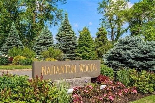 210 Nahanton St #111, Newton, MA 02459