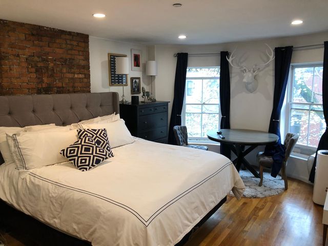 95 Waltham St #8, Boston, MA 02118