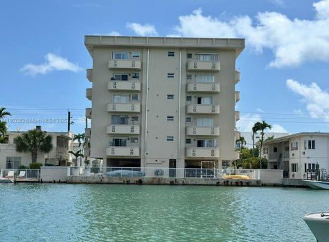 8400 Byron Ave #4, Miami Beach, FL 33141