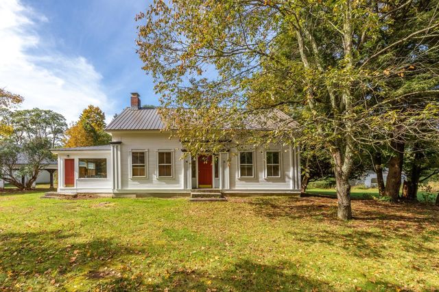 44 Stagecoach Road, Morrisville, VT 05661