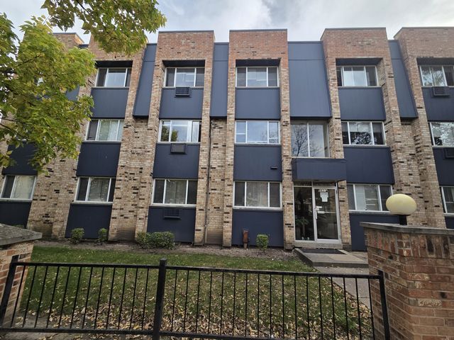 8631 1/2 W  Foster Ave #3C, Chicago, IL 60656