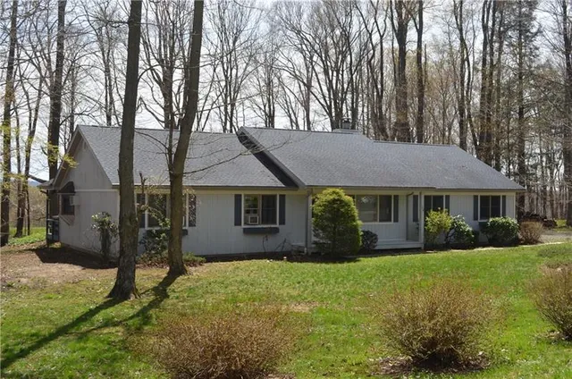139 Wenachee Ln, Central City, PA 15926
