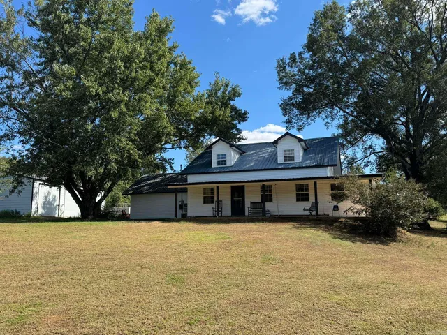 36 Cecil Rd, Morrilton, AR 72110