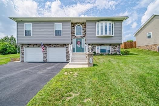 122 Grand View Dr, New Derry, PA 15671