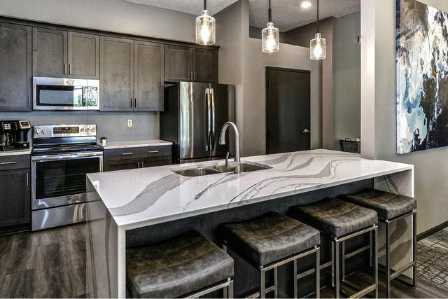 8909 Q St #8911-110, Omaha, NE 68127
