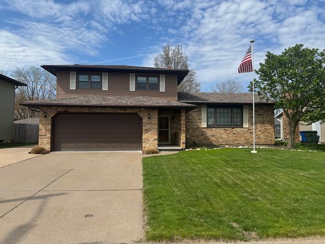 2122 W  31st St, Davenport, IA 52804