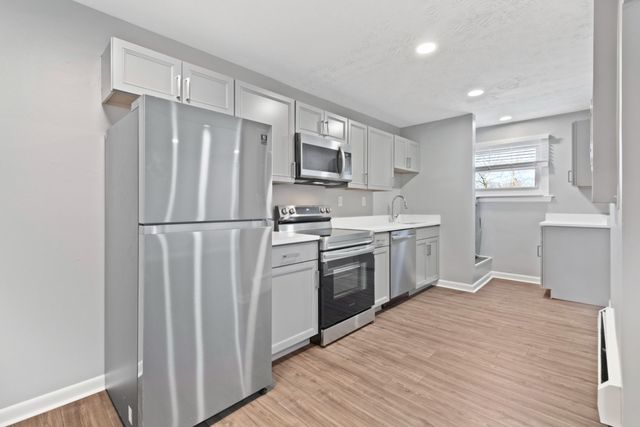 233-245 Benham Rd #J10, Groton, CT 06340