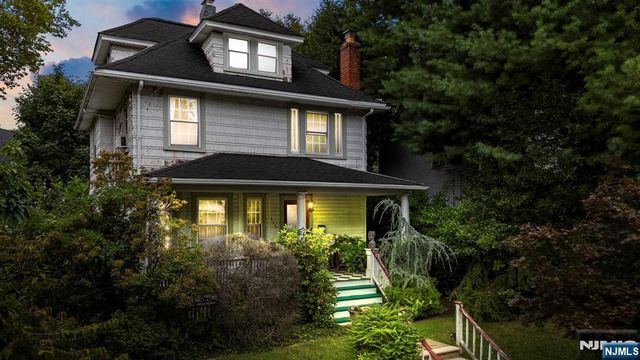 115 High St, Leonia, NJ 07605