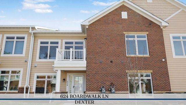 624 Boardwalk Ln, Dexter, MI 48130