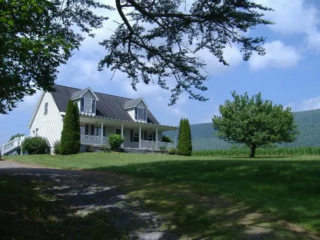 2220 Old Plank Rd, Entriken, PA 16638