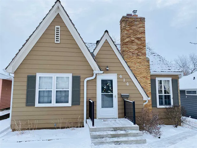 414 Maple St, Yankton, SD 57078