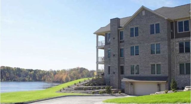 3030 Hidden Lake Dr #212, Brookfield, WI 53005