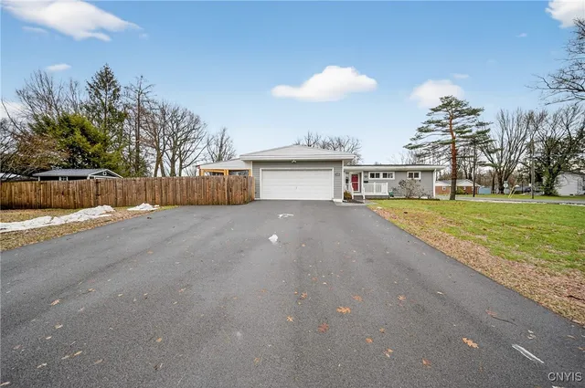 7628 Joseph Dr, North Syracuse, NY 13212