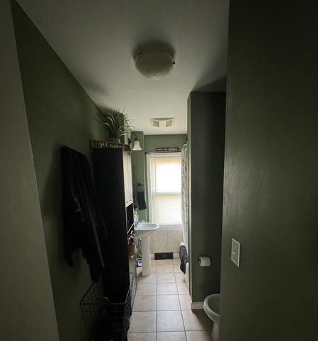 7 N  Orchard St #1, New Bedford, MA 02740