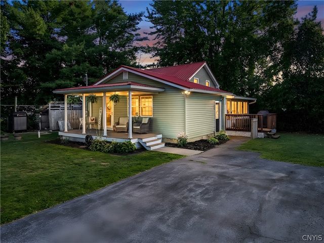 276 Stewarts Corners Rd, Pennellville, NY 13132