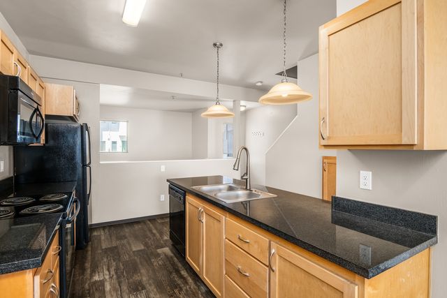 1848 Hilyard St #2-823829, Eugene, OR 97401