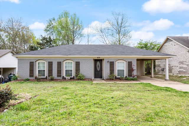 809 Old Forge Rd, Southaven, MS 38671