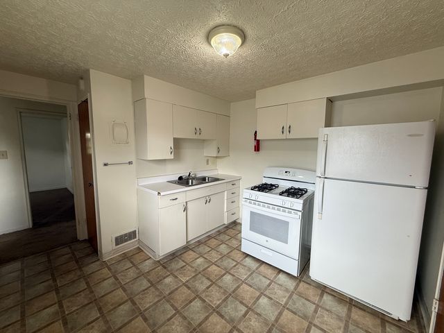 1060 Sells Ave, Columbus, OH 43212