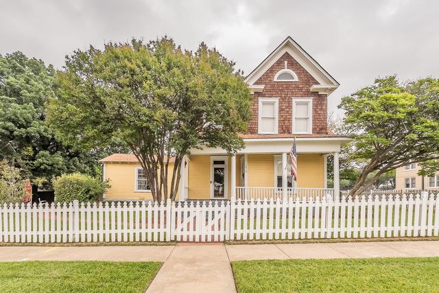 1419 Lipscomb St, Fort Worth, TX 76104