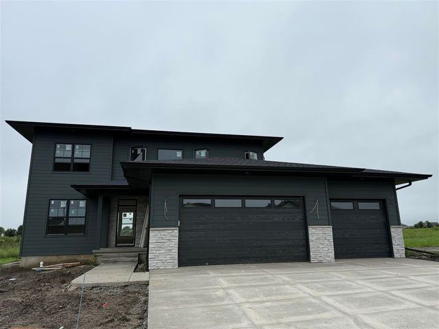85 S  Seven Oaks Rd, Northliberty, IA 52317