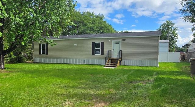 24048 Ermine Rd, Astor, FL 32102