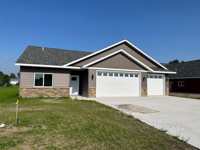 908 7th Ave NW, Perham, MN 56573