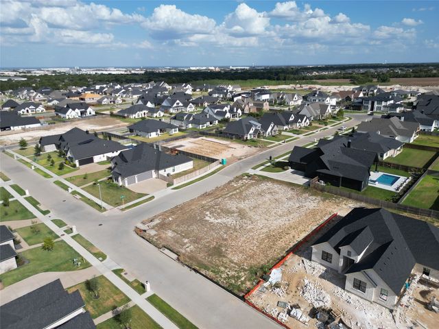 13073 Rainier Dr, Woodway, TX 76712