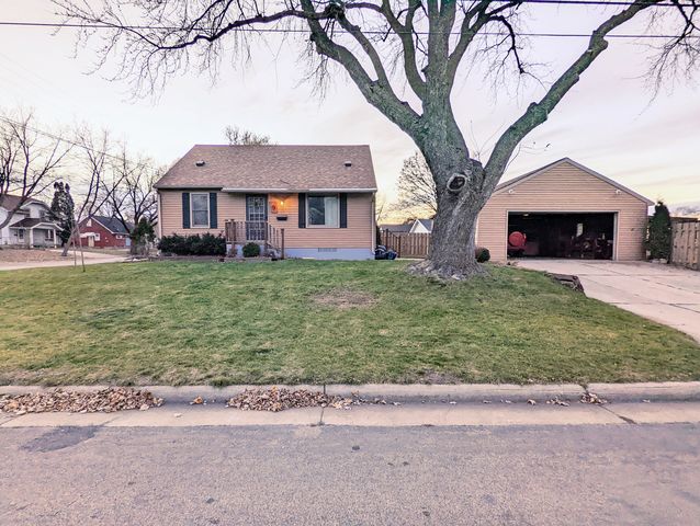 9 19th Ave NW, Rochester, MN 55901