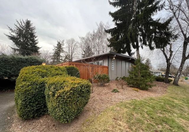 12170 SW 14th St, Beaverton, OR 97005