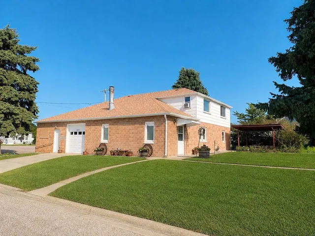919 N  B St, Broken Bow, NE 68822