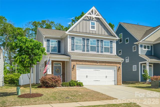3881 Center Place Dr, Harrisburg, NC 28075
